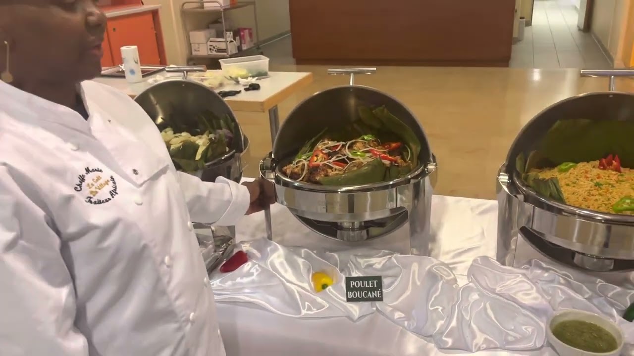 Buffet chaud pour un mariage de 100 convives par le traiteur africain Le Goût Du Village