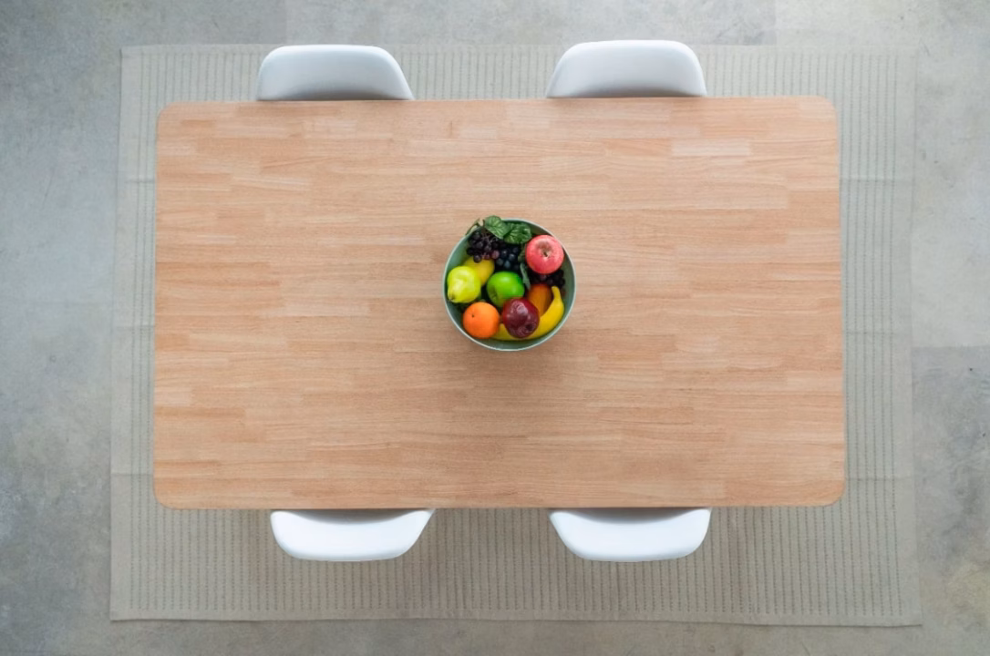 Table à manger ovale : choisir le style, les dimensions et découvrir les tendances